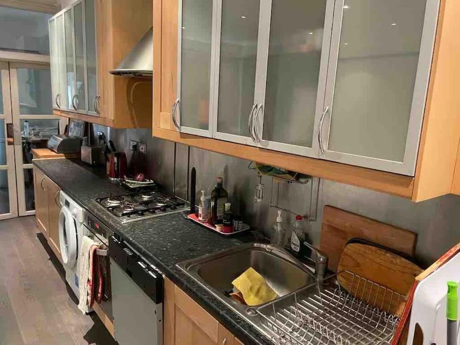 Large Studio Flat In Kensington London Exteriör bild