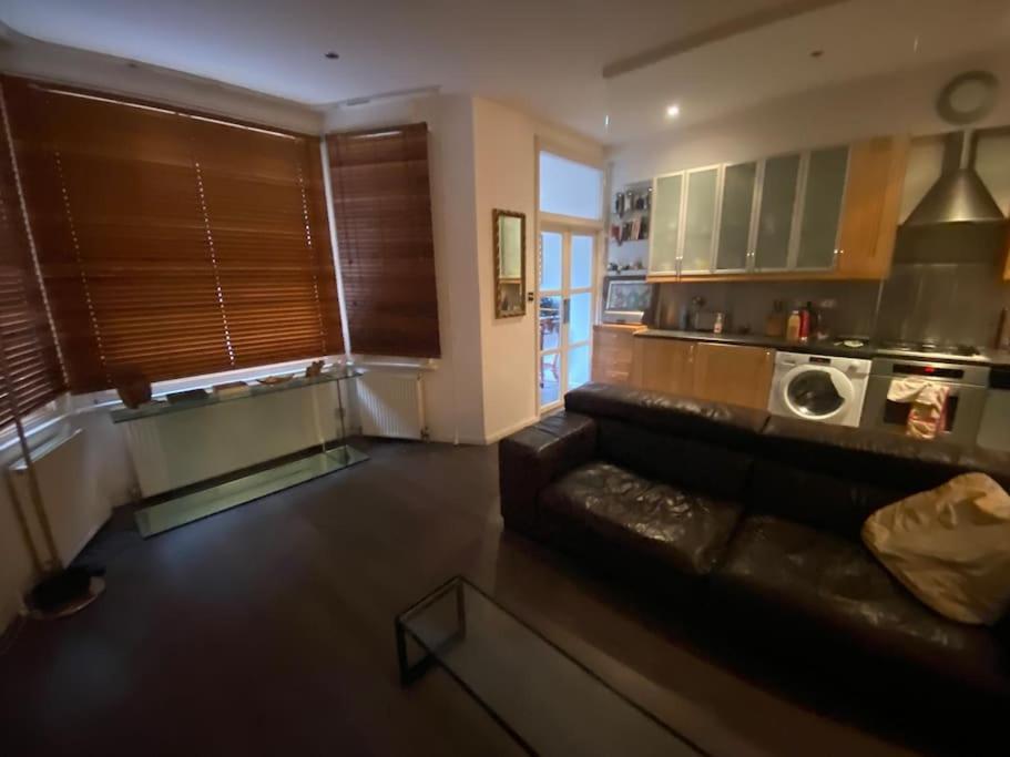 Large Studio Flat In Kensington London Exteriör bild